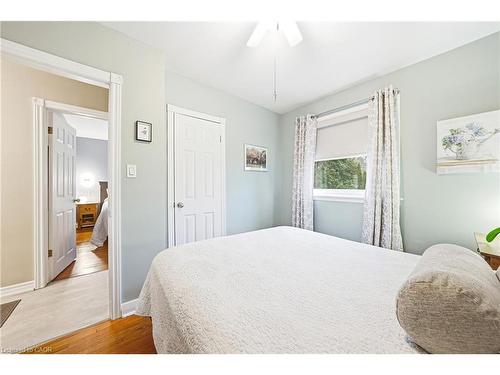 1007 Pine Street, Dunnville, ON - Indoor Photo Showing Bedroom