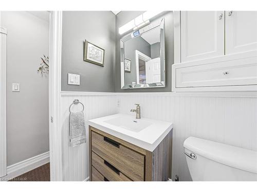 1007 Pine Street, Dunnville, ON - Indoor Photo Showing Bathroom