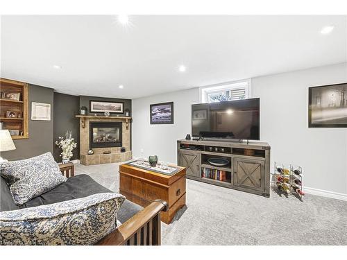 1007 Pine Street, Dunnville, ON - Indoor