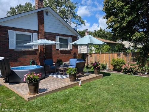 1007 Pine Street, Dunnville, ON - Outdoor