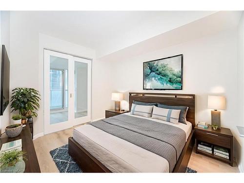 3112-18 Yonge Street, Toronto, ON - Indoor Photo Showing Bedroom