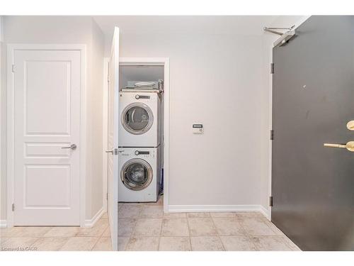 3112-18 Yonge Street, Toronto, ON - Indoor Photo Showing Laundry Room