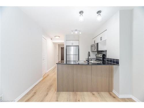 3112-18 Yonge Street, Toronto, ON - Indoor Photo Showing Other Room