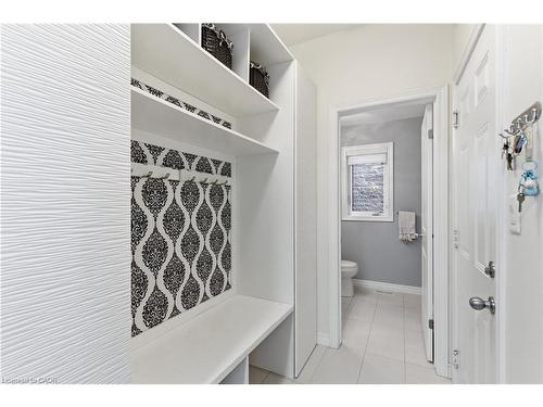 142 Irwin Avenue, Ancaster, ON - Indoor