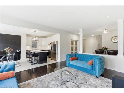 142 Irwin Avenue, Ancaster, ON - Indoor Photo Showing Living Room
