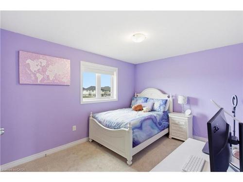 142 Irwin Avenue, Ancaster, ON - Indoor Photo Showing Bedroom