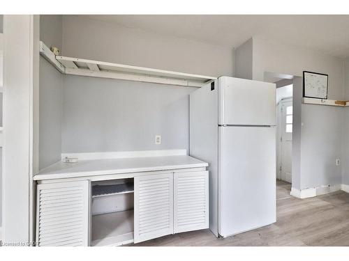 46 Plains Road E, Burlington, ON - Indoor