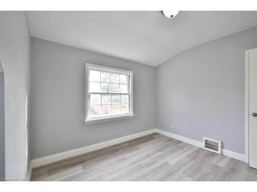 46 Plains Road E, Burlington, ON - Indoor Photo Showing Other Room