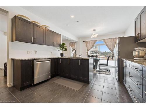 308 Freure Drive, Cambridge, ON - Indoor Photo Showing Kitchen With Upgraded Kitchen