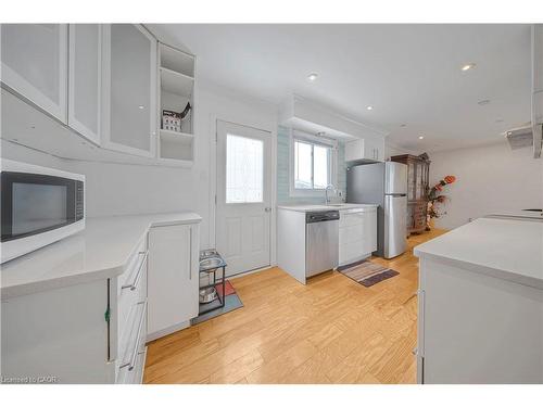 38 Hillbrook Crescent, Kitchener, ON - Indoor Photo Showing Kitchen