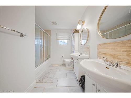 38 Hillbrook Crescent, Kitchener, ON - Indoor Photo Showing Bathroom