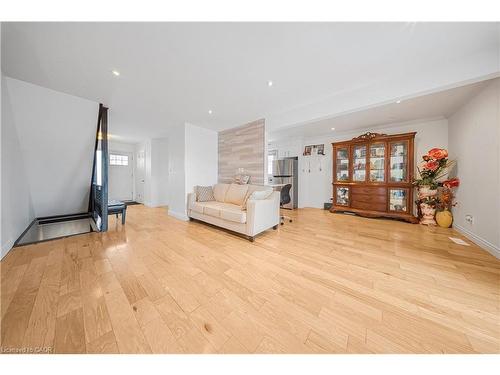 38 Hillbrook Crescent, Kitchener, ON - Indoor