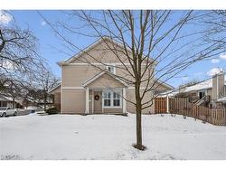 33-205 Highland Crescent  Kitchener, ON N2M 5L7