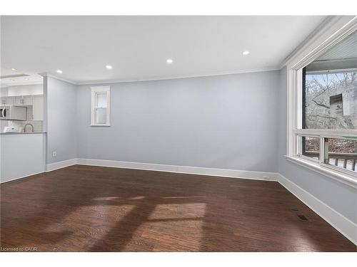 495 Charlton Avenue E, Hamilton, ON - Indoor Photo Showing Other Room