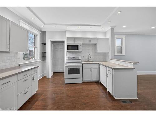 495 Charlton Avenue E, Hamilton, ON - Indoor Photo Showing Kitchen