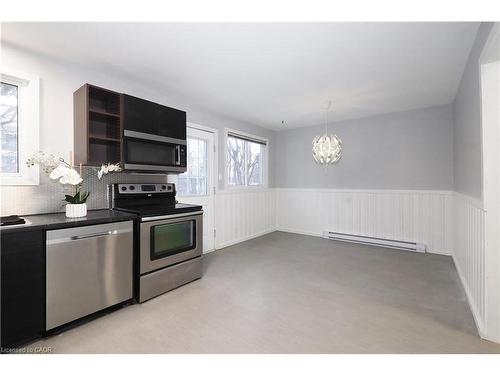 112 Green Valley Drive, Kitchener, ON - Indoor Photo Showing Kitchen