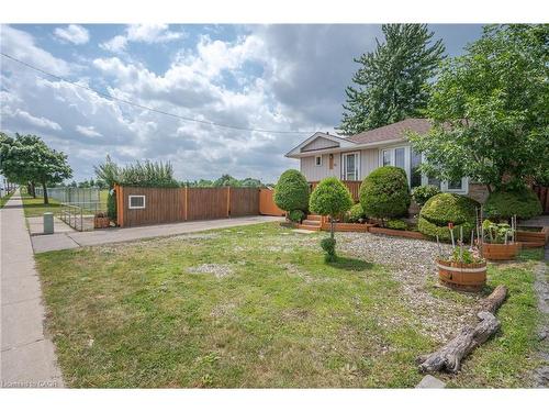 676 Upper Wentworth Street, Hamilton, ON - Outdoor