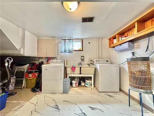 676 Upper Wentworth Street, Hamilton, ON - Indoor Photo Showing Laundry Room