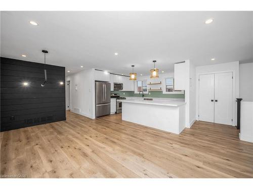 3346 Hannibal Road, Burlington, ON - Indoor Photo Showing Kitchen