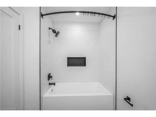 3346 Hannibal Road, Burlington, ON - Indoor Photo Showing Bathroom