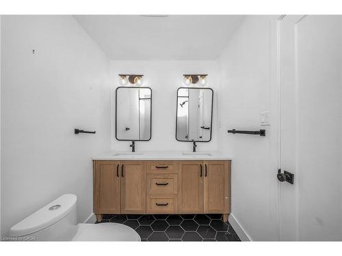 3346 Hannibal Road, Burlington, ON - Indoor Photo Showing Bathroom