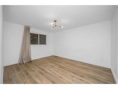 3346 Hannibal Road, Burlington, ON - Indoor Photo Showing Other Room