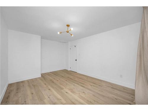 3346 Hannibal Road, Burlington, ON - Indoor Photo Showing Other Room