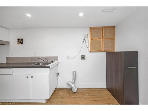 3346 Hannibal Road, Burlington, ON - Indoor Photo Showing Kitchen
