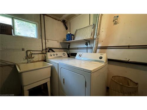 2-408 Erb Street W, Waterloo, ON - Indoor Photo Showing Laundry Room