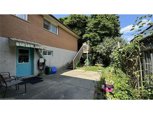 2-408 Erb Street W, Waterloo, ON - Outdoor