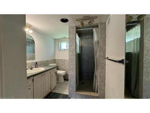 2-408 Erb Street W, Waterloo, ON - Indoor Photo Showing Bathroom