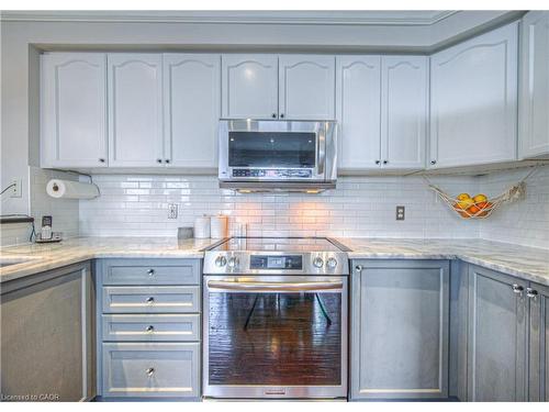 23 Mayo Avenue, Cambridge, ON - Indoor Photo Showing Kitchen