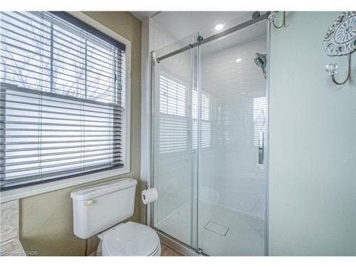 23 Mayo Avenue, Cambridge, ON - Indoor Photo Showing Bathroom