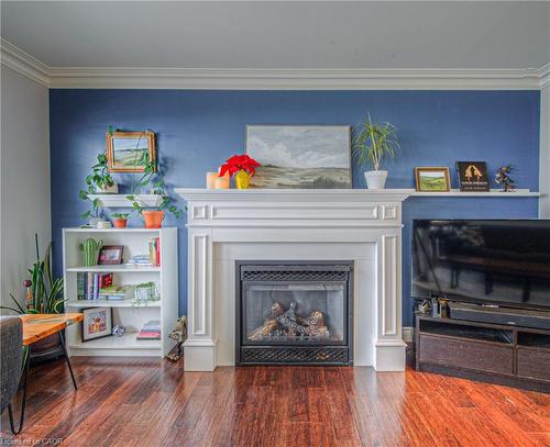 23 Mayo Avenue, Cambridge, ON - Indoor Photo Showing Living Room With Fireplace