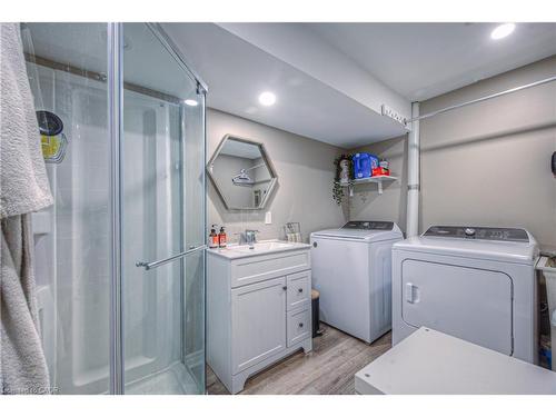 23 Mayo Avenue, Cambridge, ON - Indoor Photo Showing Laundry Room