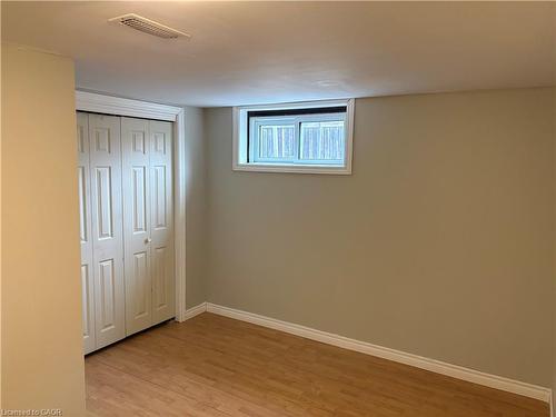 Lower-249 Federal Street, Stoney Creek, ON - Indoor Photo Showing Other Room