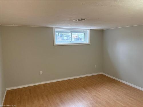 Lower-249 Federal Street, Stoney Creek, ON - Indoor Photo Showing Other Room