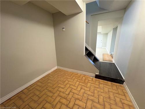 Lower-249 Federal Street, Stoney Creek, ON - Indoor Photo Showing Other Room
