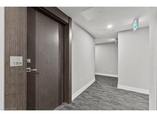 1306-15 Queen Street S, Hamilton, ON - Indoor Photo Showing Other Room