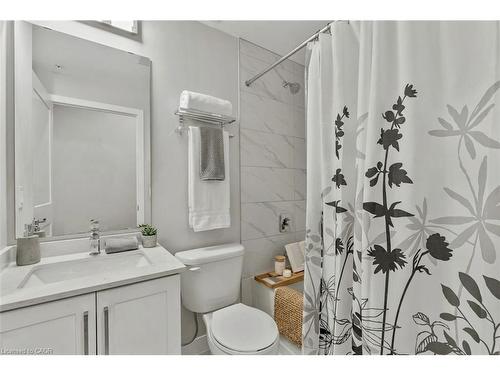 1306-15 Queen Street S, Hamilton, ON - Indoor Photo Showing Bathroom