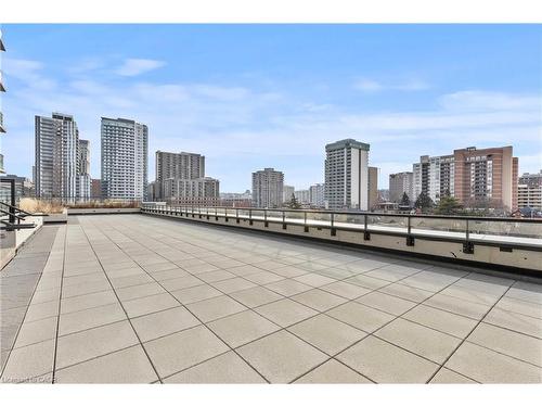 1306-15 Queen Street S, Hamilton, ON - Outdoor