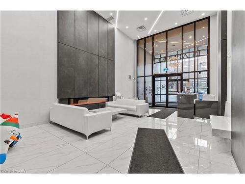 1306-15 Queen Street S, Hamilton, ON - Indoor Photo Showing Other Room