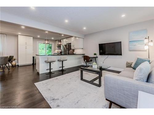 23 Mcdougall Road, Waterloo, ON - Indoor Photo Showing Living Room