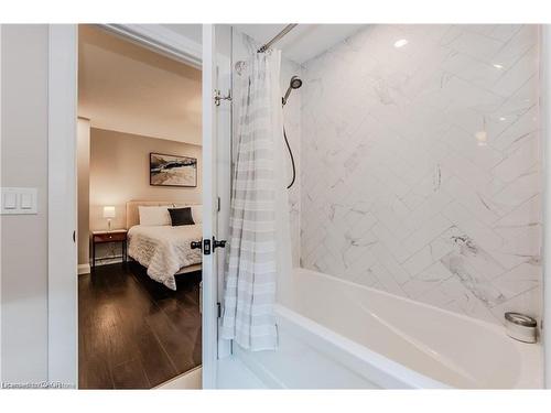 23 Mcdougall Road, Waterloo, ON - Indoor Photo Showing Bathroom