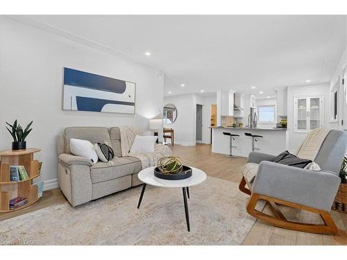 83 Elgin Crescent, Waterloo, ON - Indoor Photo Showing Living Room