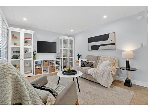 83 Elgin Crescent, Waterloo, ON - Indoor Photo Showing Living Room