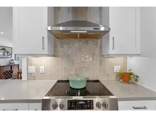 83 Elgin Crescent, Waterloo, ON - Indoor Photo Showing Kitchen