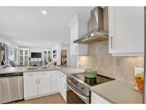 83 Elgin Crescent, Waterloo, ON - Indoor Photo Showing Kitchen With Stainless Steel Kitchen With Double Sink With Upgraded Kitchen