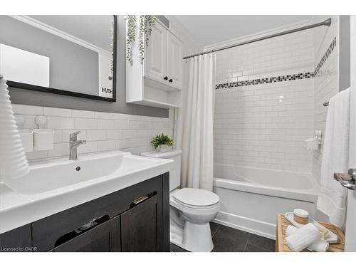 83 Elgin Crescent, Waterloo, ON - Indoor Photo Showing Bathroom