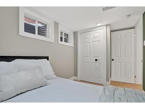 83 Elgin Crescent, Waterloo, ON - Indoor Photo Showing Bedroom